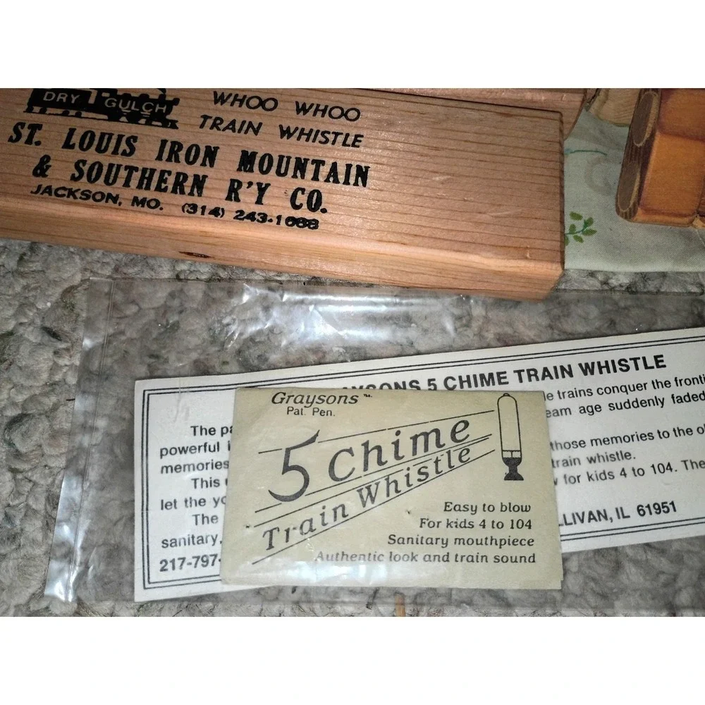 Lot Of Vintage Wooden Whistles, 5 Chime Chunky And Round
